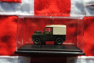 76LAN188022 Land Rover 1 88' Canvas 